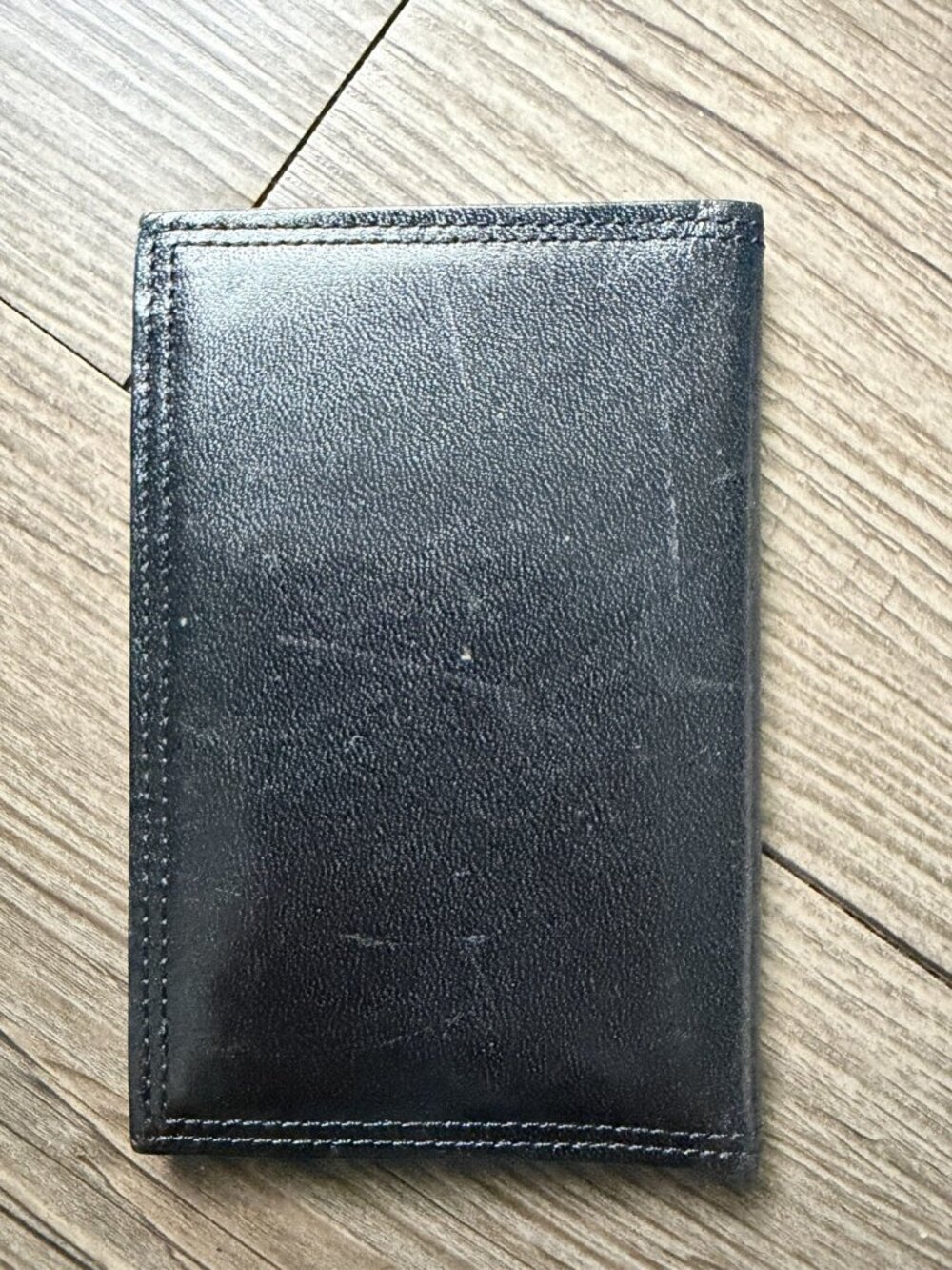Givenchy Paris Men’s Black Leather Bifold Card Wallet Engraved Logo Minimalistic - Picture 4 of 9